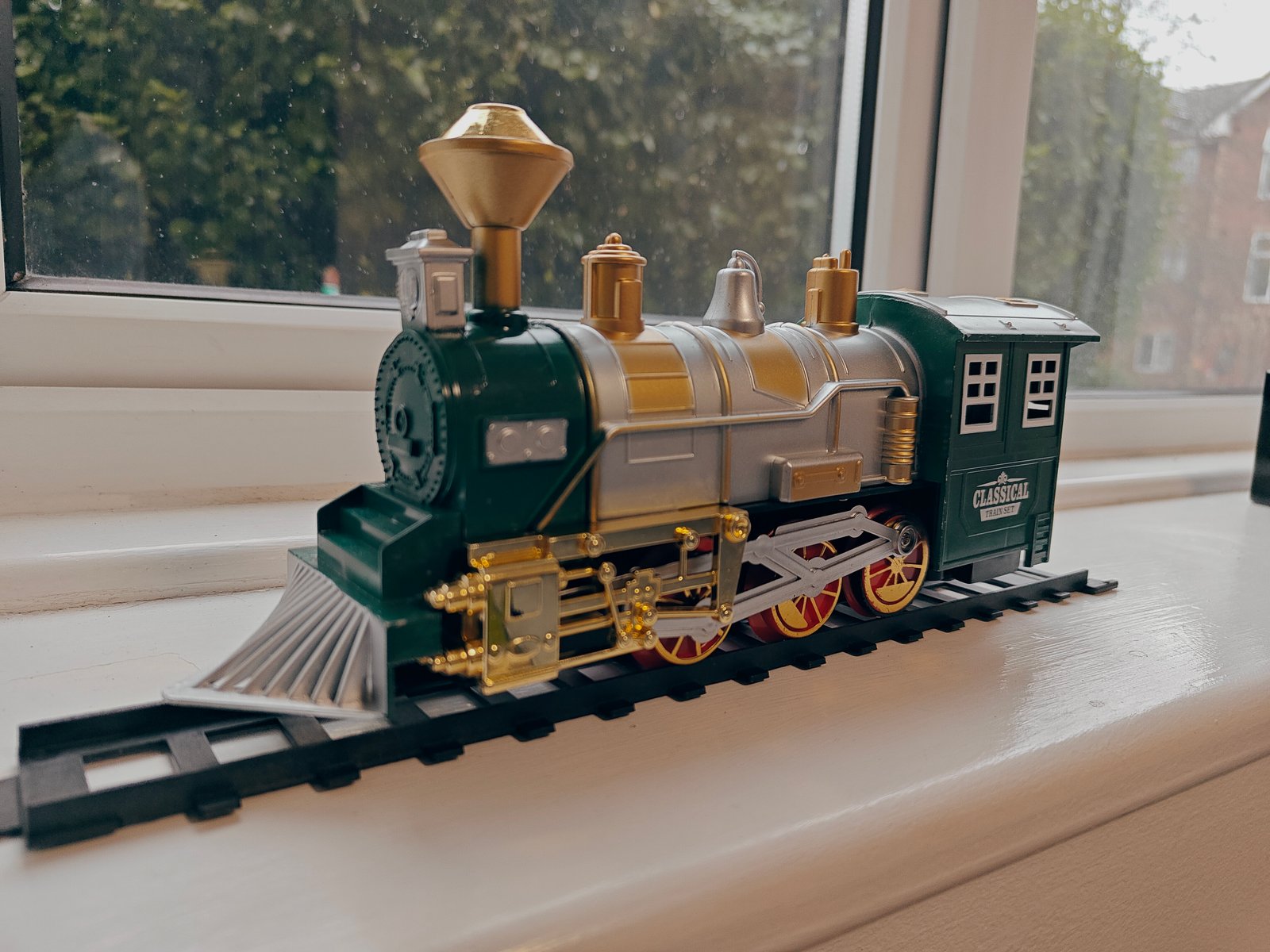 deAO Classic Toy Train — the original product on its track